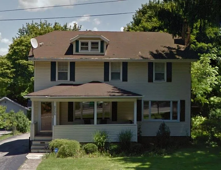 2538 Clover St — Photo 1