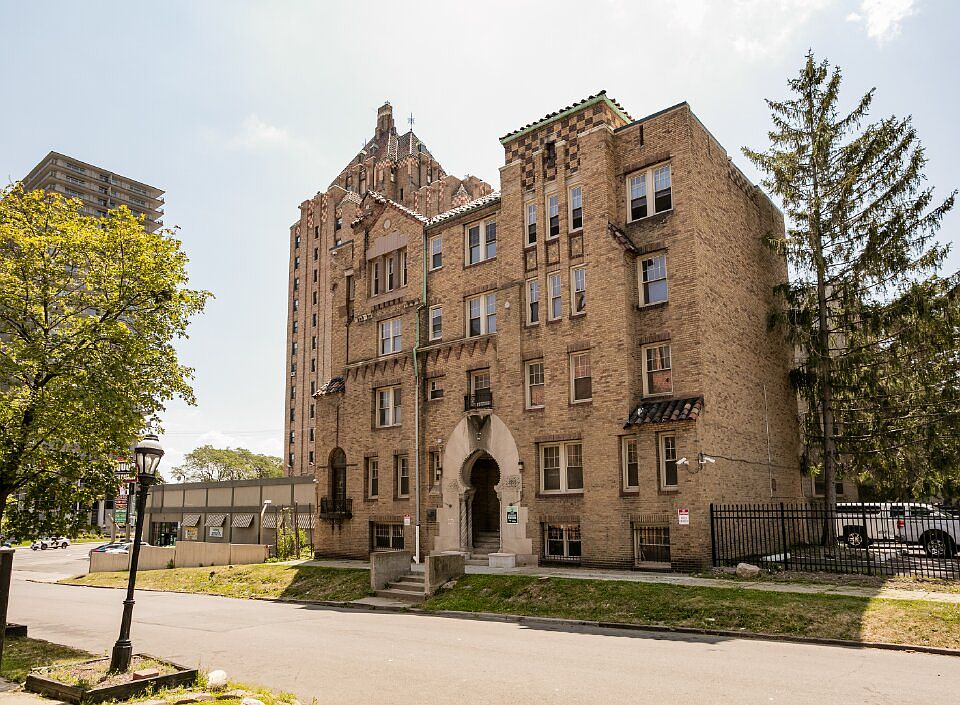 1st image of 1141 Holcomb Ave #408