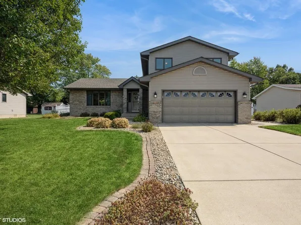 8661 Primrose Dr, Saint John, IN 46373