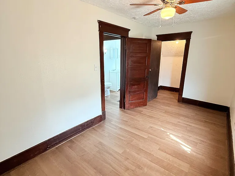 563 Cedar Ave — Photo 20