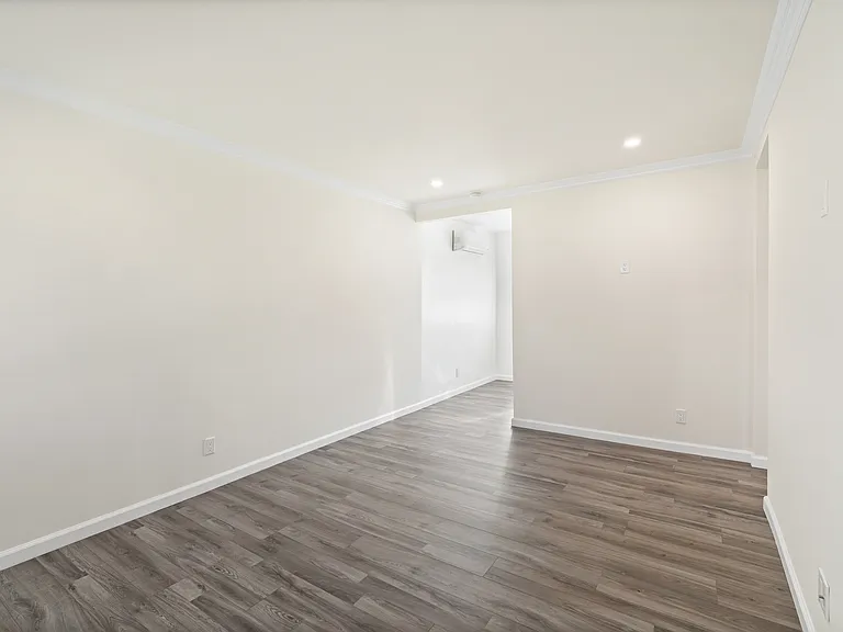 1669 N Hollywood Way #69 — Photo 3