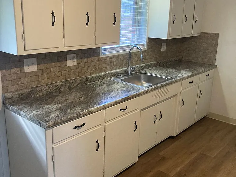 Corwin Apartments — Photo 10