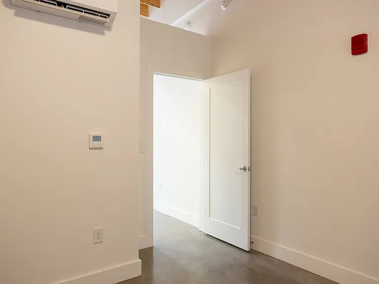 Overton Lofts — Photo 32