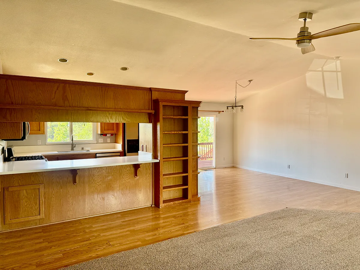 Building Photo - 2698 La Canada Ct