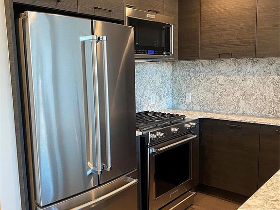 3rd image of 1191 Sunset Dr #1101
