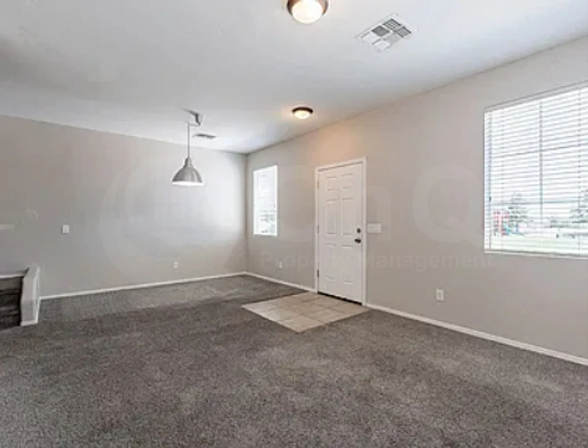 4 bed, 3.0 bath, 1803 sqft, $1,899 — Photo 4