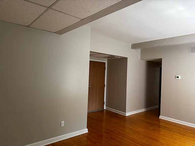 Austin Manor — Photo 15