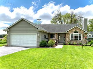7101 N Oak St, Wonder Lake, IL