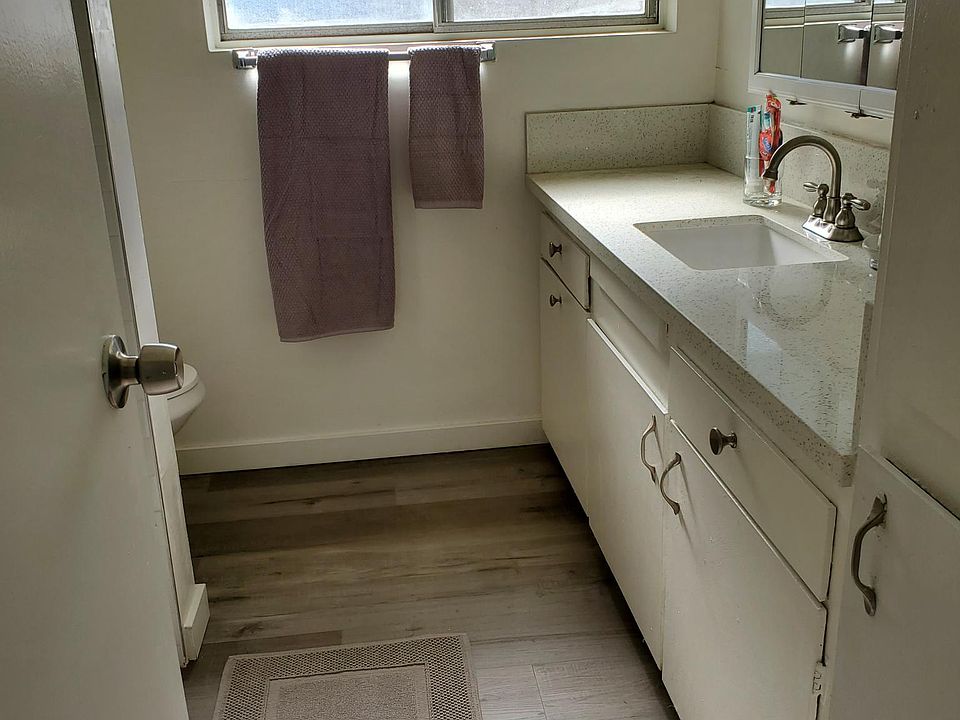 1st image of 435 S El Molino Ave #5