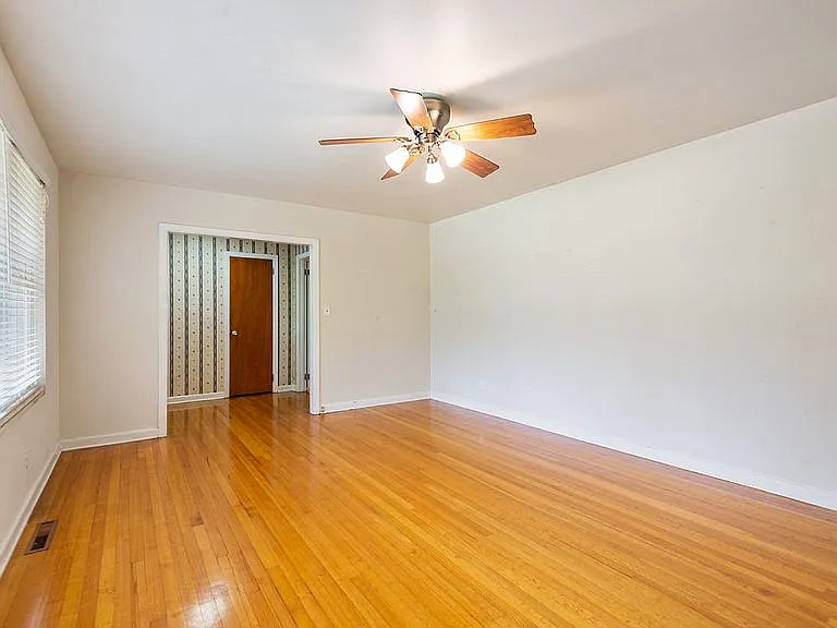 1506 Sunset Ln — Photo 7