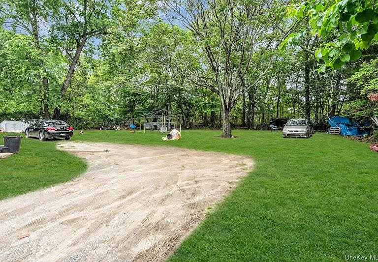 13 Carr Ln — Photo 4