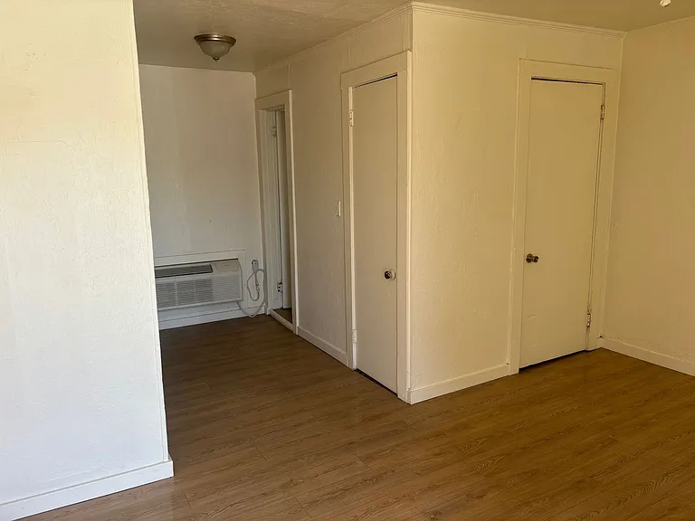 1631 N Carson St #15 — Photo 3
