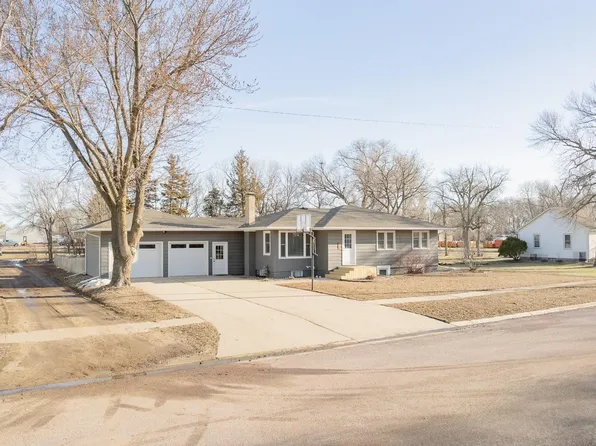 906 14th St, Milford, IA 51351