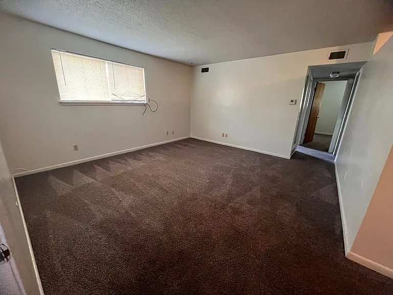 3203 Spring Valley Ln E — Photo 6