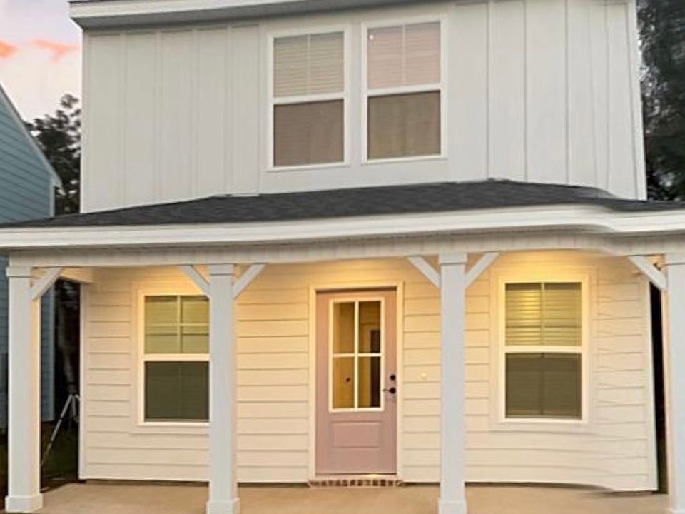 1st image of 294 Meadows Ln #2-1/2
