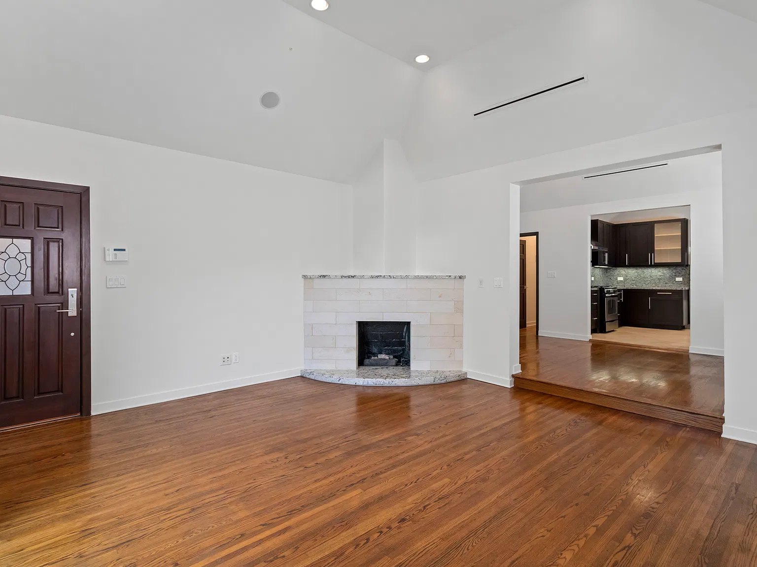2 bed, 1110 sqft, $4,250 — Photo 3