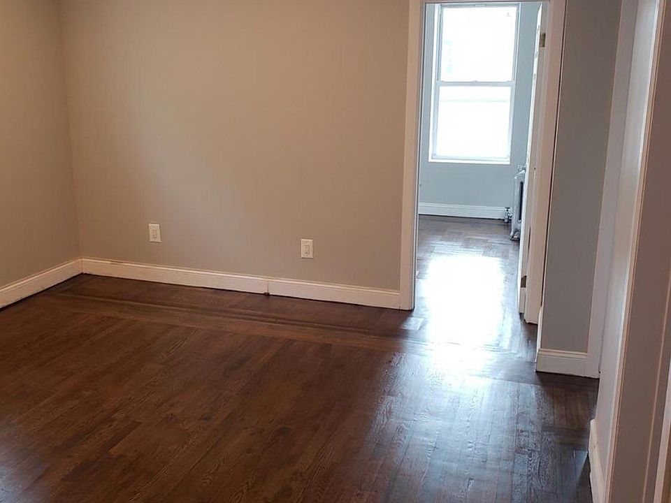 2nd image of 753 E 226th St