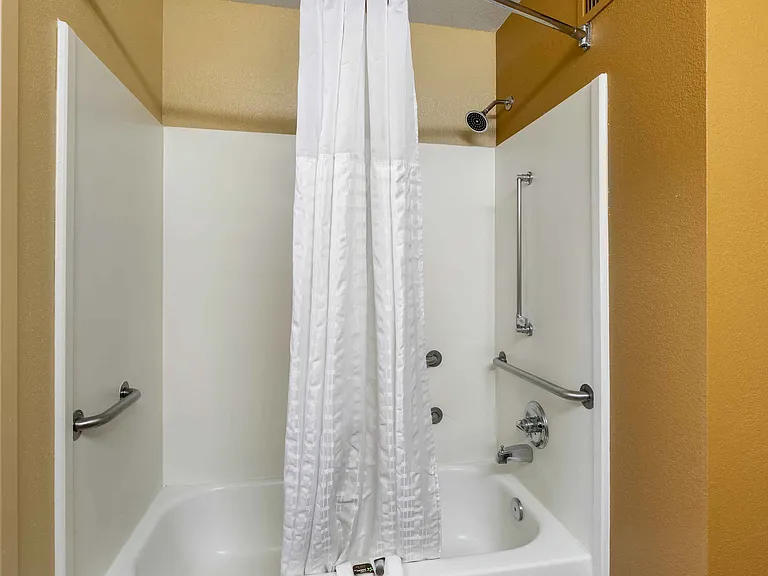Studio Suite - 1 Queen Bed