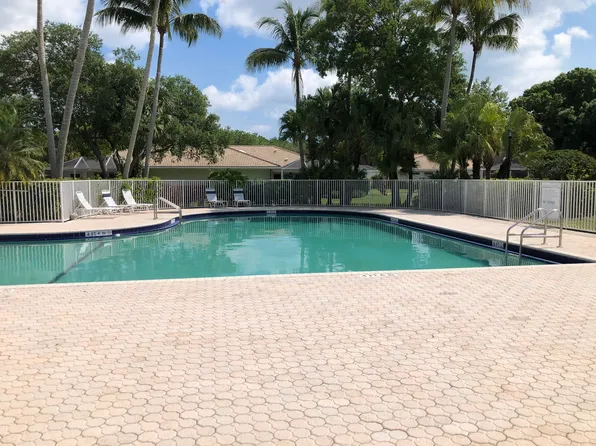 7102 Geminata Oak Ct, Palm Beach Gardens, FL
