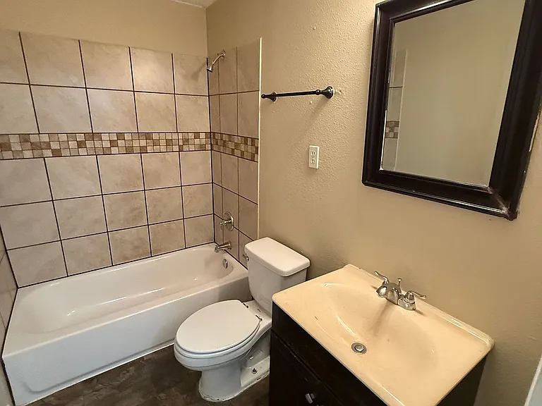 3884 Tuggle Ave — Photo 5