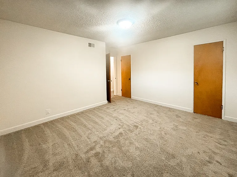5240 Prosperity Ln — Photo 10
