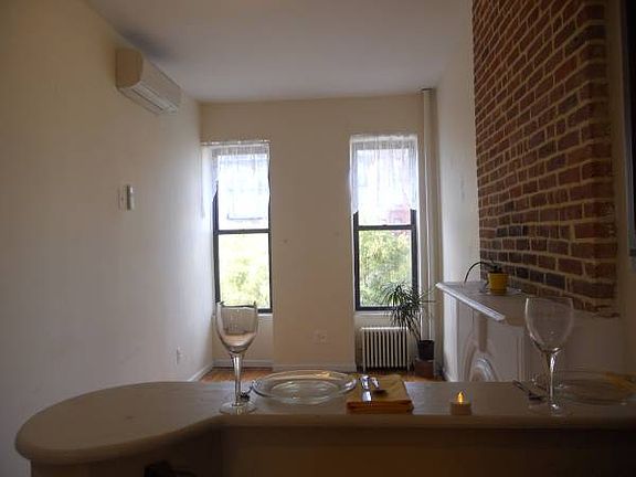 4th image of 436 Lenox Ave APT 2