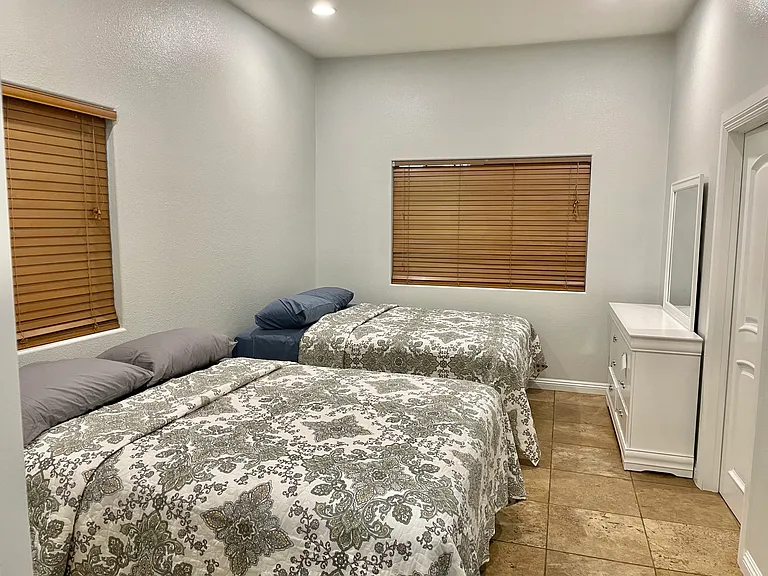 10102 Imperial Ave — Photo 14