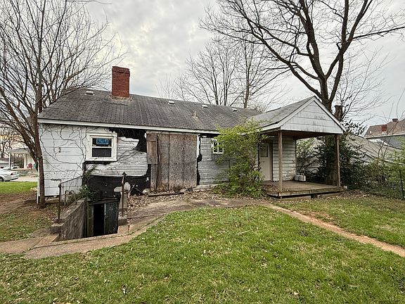 3rd image of 820 Walker Ave