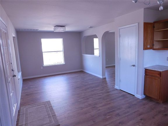 5th image of 11816 Lima Dr