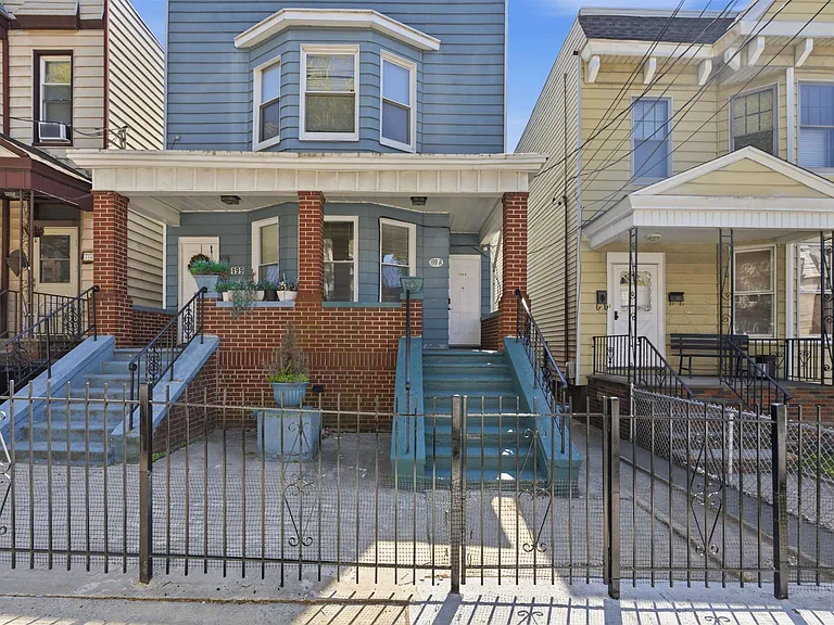 199 Ege Ave #199A — Photo 2