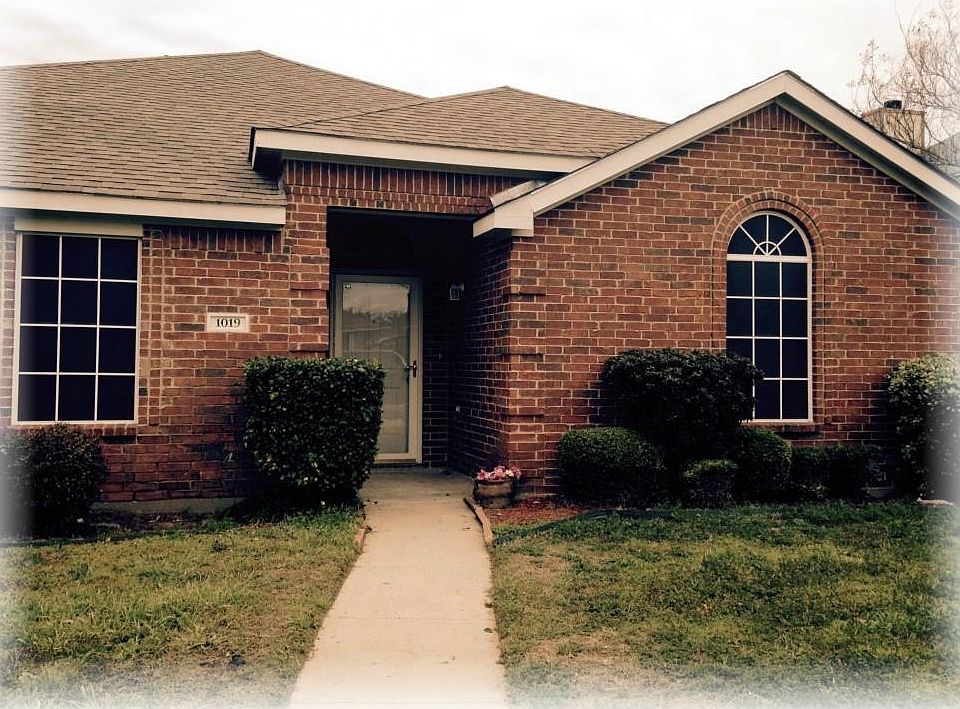 1st image of 1019 Stewart Ave