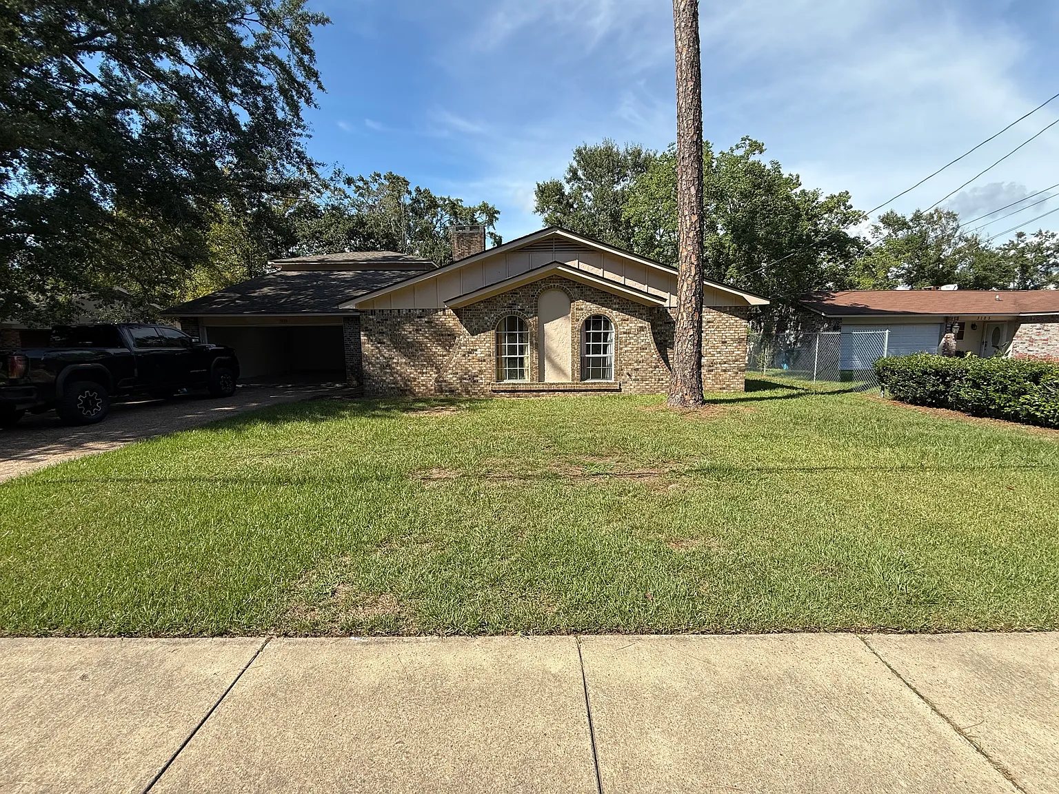 4 bed, 2495 sqft, $2,400 — Photo 1