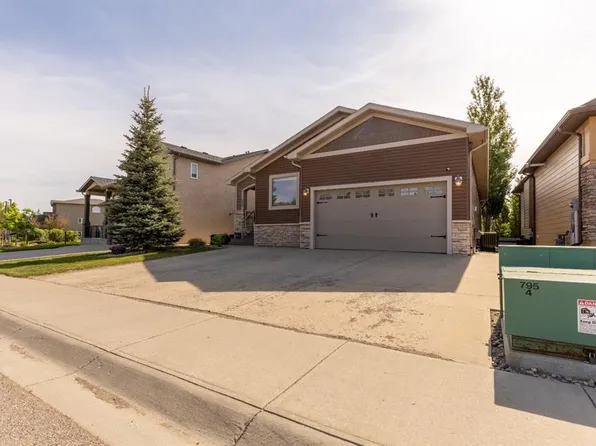 525 Edinburgh Rd W, Lethbridge, AB T1J 5A8