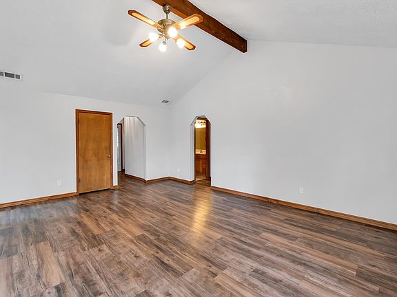 3rd image of 300 Sondra Dr