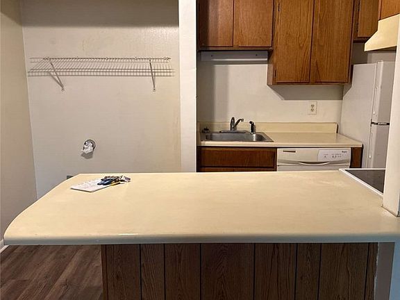 4th image of 6408 Starbrook Dr APT 7