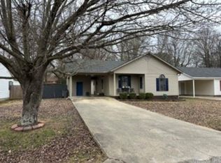1104 Roberts Dr, Paragould, AR 72450