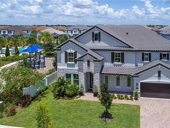 3rd image of 8031 Ludington Cir