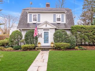 48 Litchfield Rd, Port Washington, NY 11050