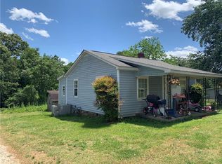 232 Deer Knoll Dr, Seneca, SC 29678