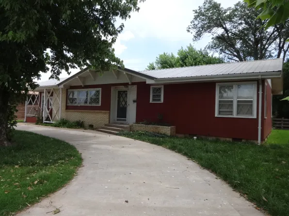 1400 Kay Ave, Cherokee, OK 73728