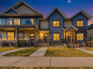 534 McKenzie Towne Dr SE, Calgary, AB T2Z 3P5