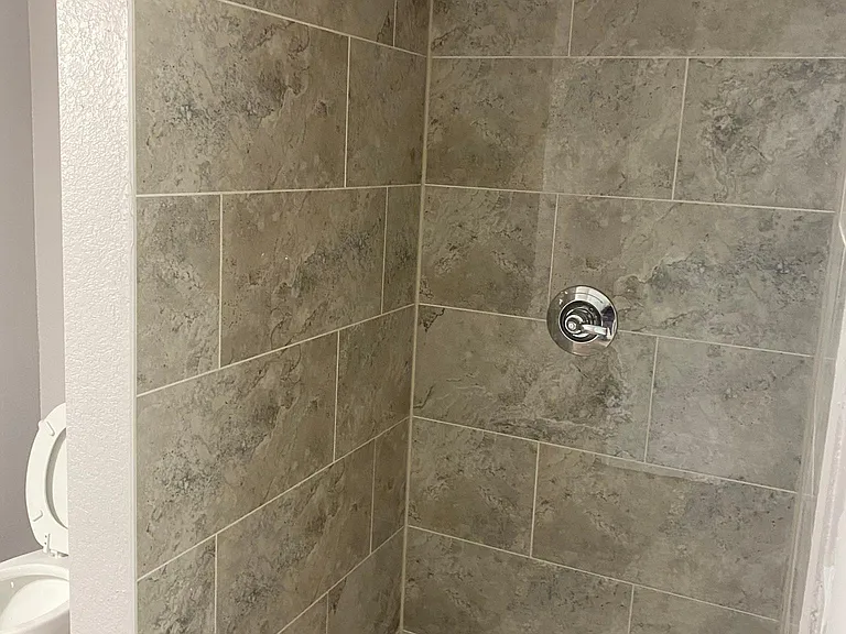 1009 S Avenue B #1 — Photo 6
