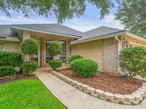 2nd image of 5234 Oxford Crest Dr