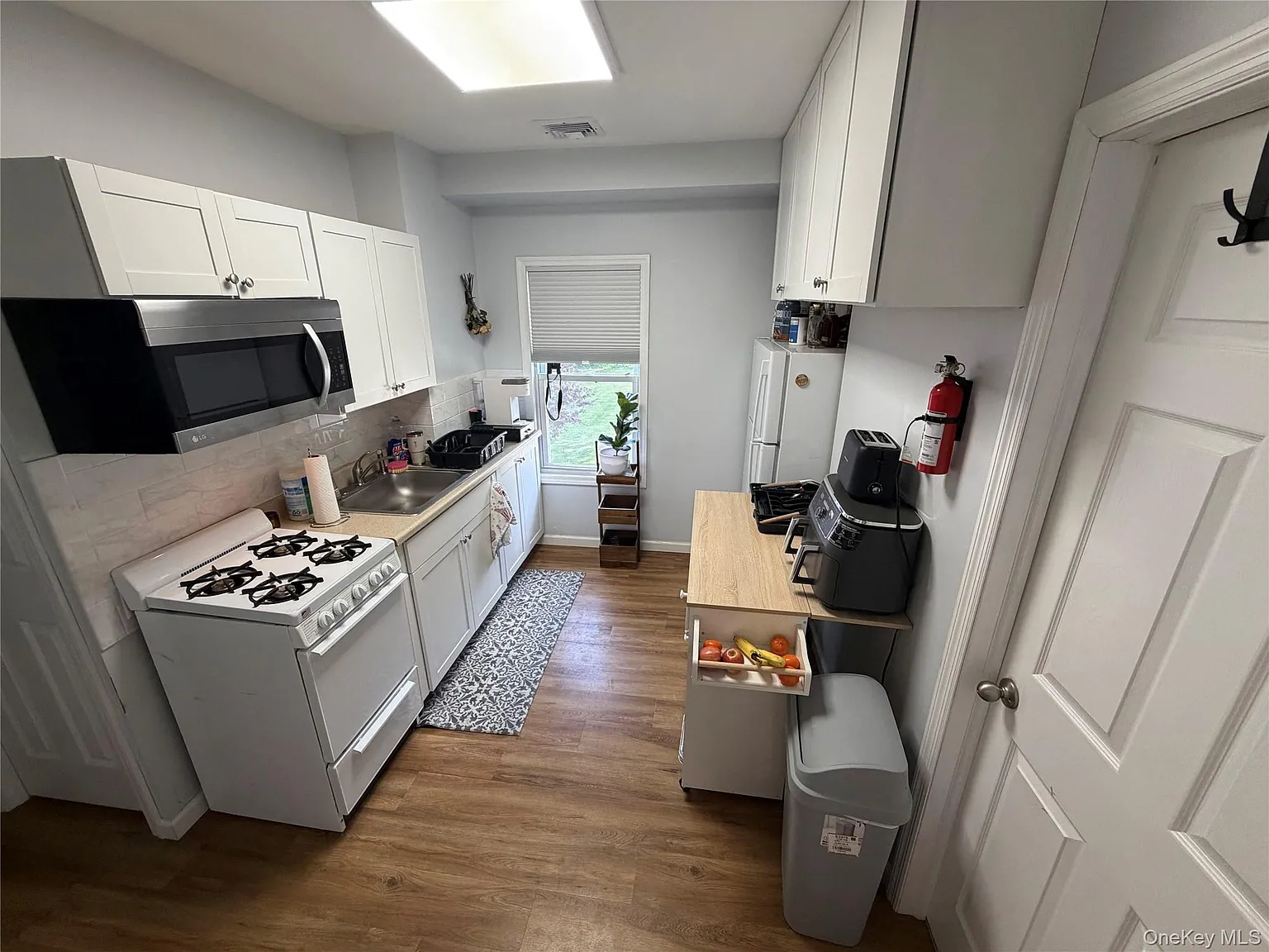 1 bed, 1.0 bath, 168 sqft, $2,100 — Photo 2