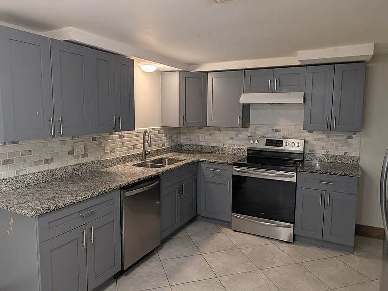 10828 Hillcrest Ave — Photo 7
