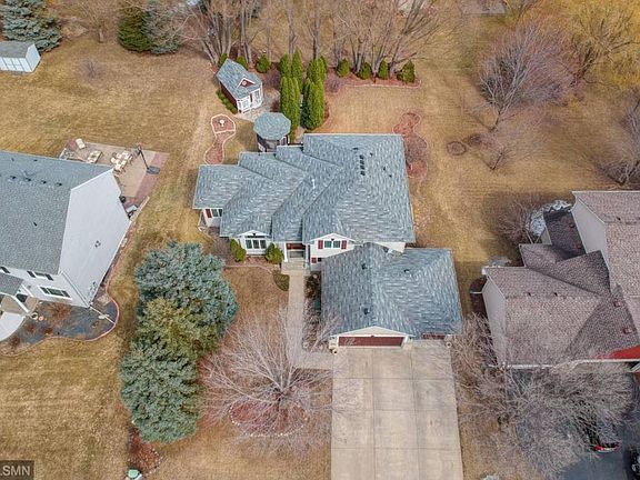 2nd image of 751 Winterberry Dr