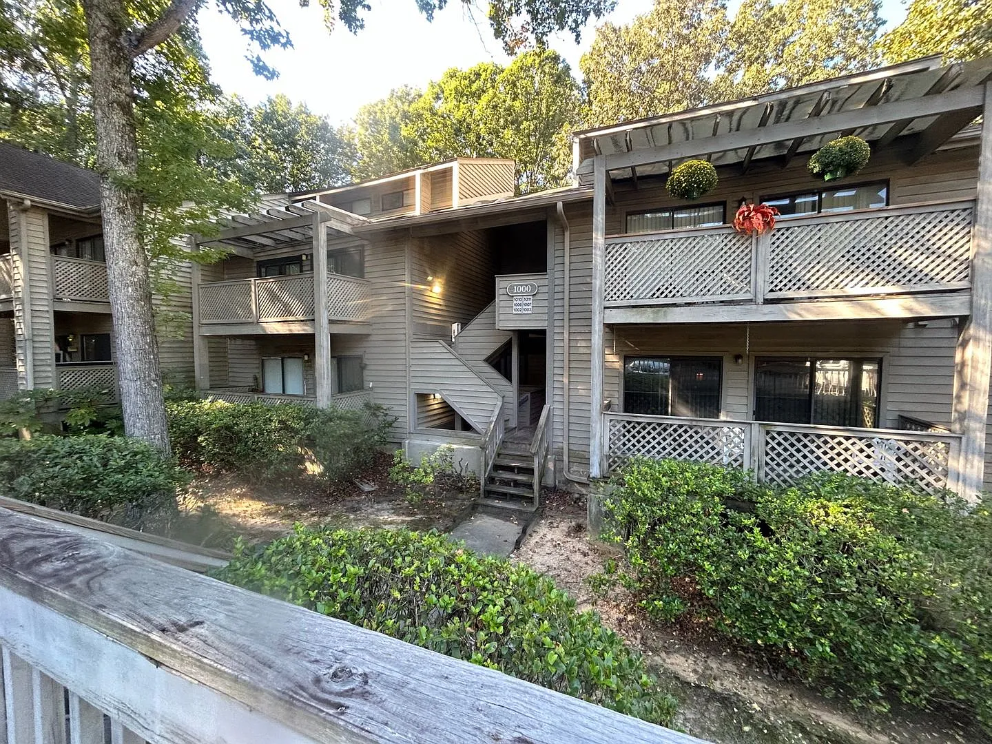 Updated Creekside Community Condominium — Photo 1