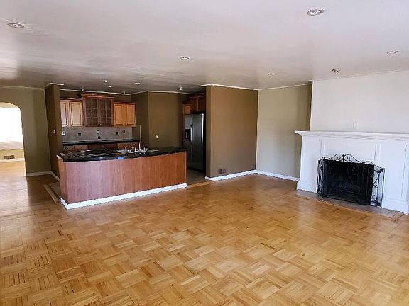 4th image of 710 Solano Dr SE