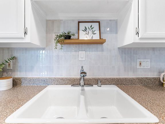 5th image of 4159 Steck Ave Unit 225