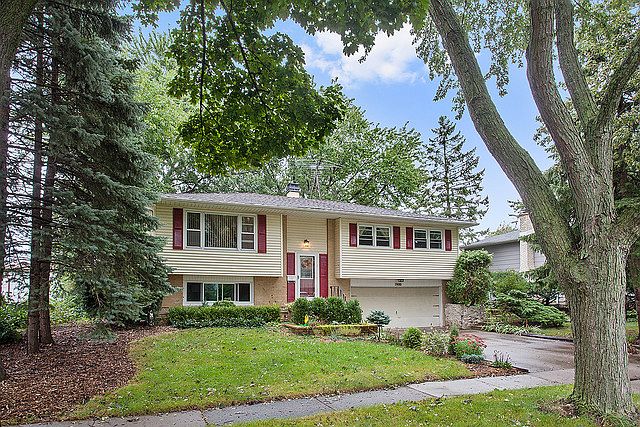 1st image of 7430 Dahlia Dr